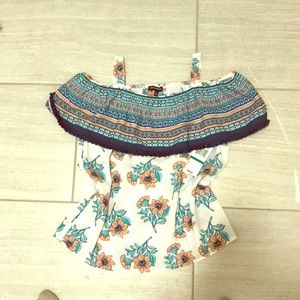 Corner cut off shoulder ,multi color blouse